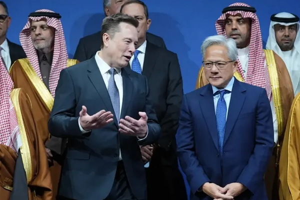 Elon Musk vaticina que la IA hará opcional el trabajo y el dinero en un plazo de 20 años