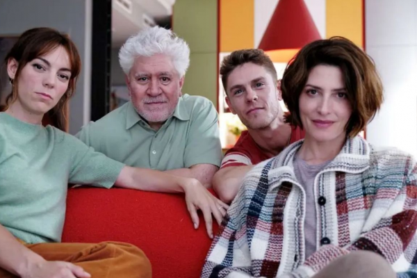 Mira el primer teaser oficial de Amarga Navidad de Pedro Almodóvar