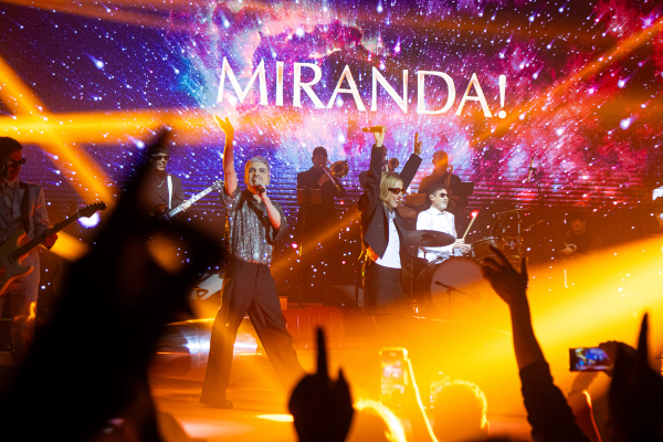 Turf y Miranda! lanzaron una versión en vivo de “Me Hace Sentir” grabada en el Gran Rex