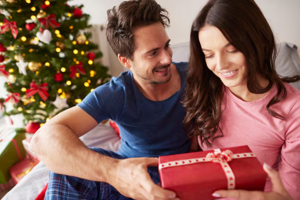 Los 10 mejores regalos para hacer a tu pareja en Navidad, según la IA