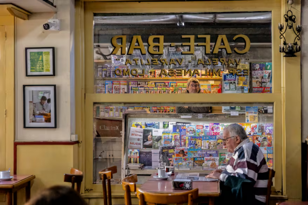 En qué bar se sirvió el primer café con leche de Buenos Aires y en cuál se sigue haciendo el terrón de azúcar