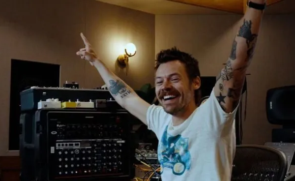 Harry Styles anunció su próxima gira y presentó el primer adelanto de su nuevo álbum