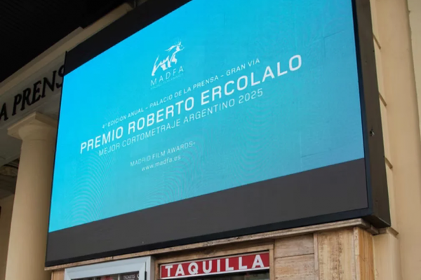 Hospedaje, estatuilla y proyección internacional: la convocatoria que abre Madrid para cineastas argentinos