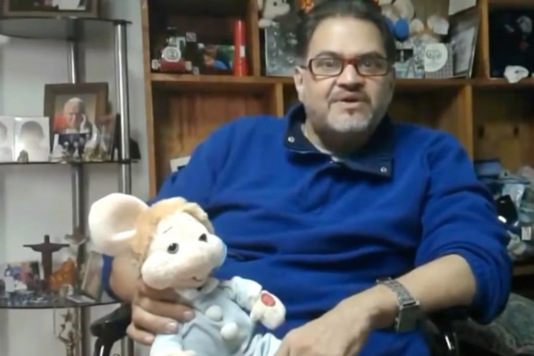 Muere a los 57 Gabriel Garzón, muppetero y voz mexicana de Topo Gigio, tras solicitar donadores de sangre