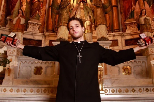 Se conocieron las primeras imágenes de Wos en la nueva película de Luis Ortega