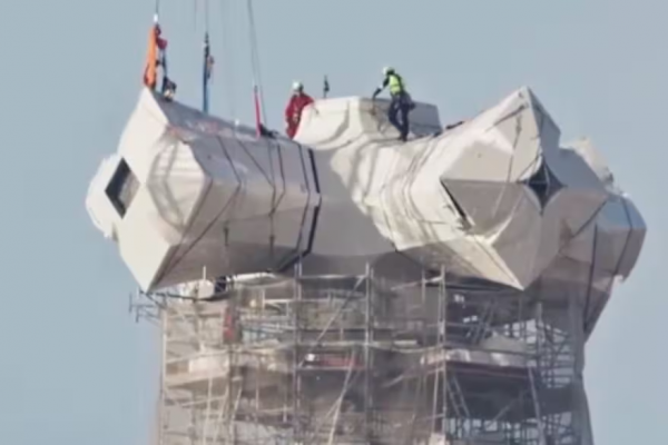 Video: La Sagrada Familia colocó una pieza clave en las obras para la tan ansiada etapa final