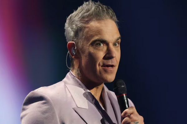 Robbie Williams publicó por sorpresa su nuevo disco “Britpop”: todos los detalles
