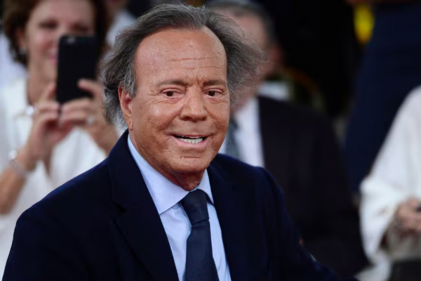 La declaración del exfotógrafo de Julio Iglesias que puede cambiarlo todo