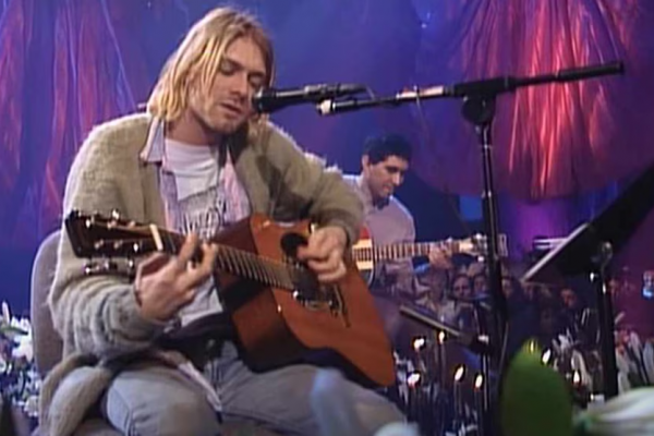 La última guitarra de Kurt Cobain, la más cara del mundo, tiene nuevo hogar