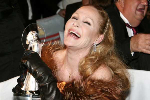 Úrsula Andress, primera chica Bond: el gestor que le estafó 19 millones y se suicidó