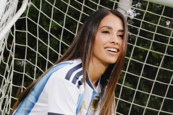 Antonela Roccuzzo marcó tendencia con la celeste y blanca y enloqueció a sus seguidores