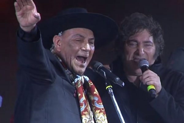 El Chaqueño Palavecino fue expulsado de la Asociación Federal de Raíces Criollas tras compartir escenario con el Presidente Javier Milei