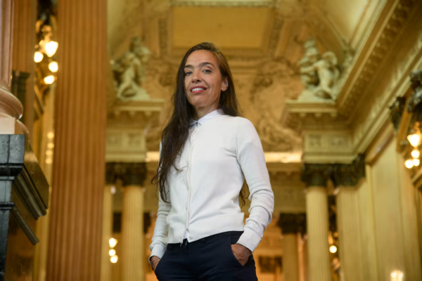 La argentina Valentina Carrasco regresa a la ópera de París