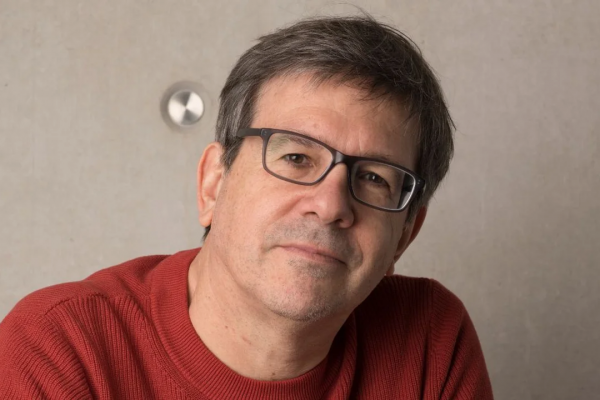 Eduardo Berti ganó el Premio Roger Caillois por su libro Faster