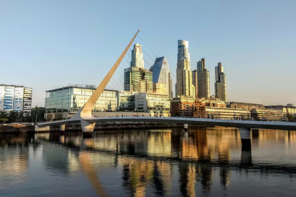 El Puente de la Mujer se vestirá de romance hoy de la mano de Bruno Mars: hora y qué actividades habrá con entrada libre y gratuita