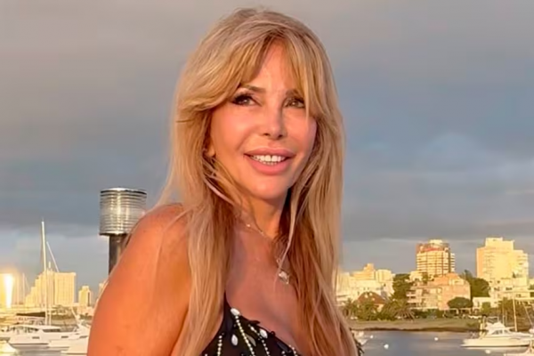 Graciela Alfano revolucionó las redes con su experiencia en una playa nudista: «Revoleé mi bikini al agua»