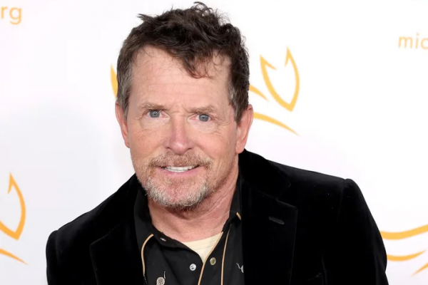 El retorno más esperado: Michael Fox sorprende en “Shrinking”