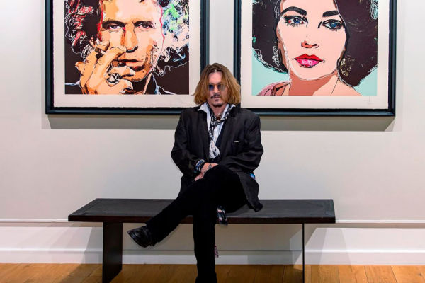 Johnny Depp presentó su primera colección de Arte Pop inspirada en sus ídolos