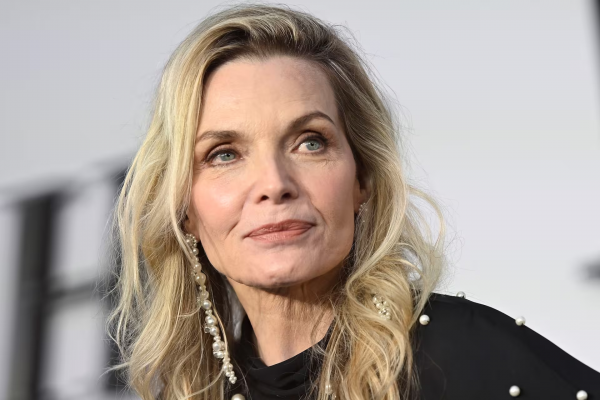 Michelle Pfeiffer: de “un hogar impredecible” a “bomba sexy”, contratos millonarios y el reconocimiento de Hollywood
