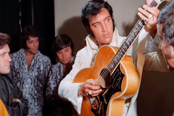 El Elvis que no conocíamos y el que nunca escuchamos: por qué hay que ver EPIC, el nuevo documental sobre el Rey del rock and roll