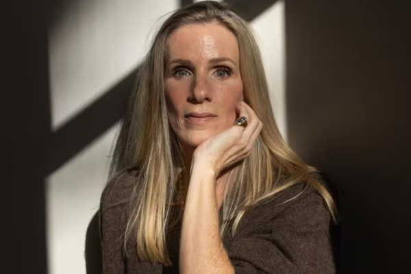 La mujer de la “kisscam” del show de Coldplay rompió el silencio tras sufrir amenazas por lo sucedido