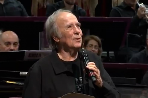 “Una canción de María Elena Walsh, mi querida amiga”: Joan Manuel Serrat volvió a cantar en Mendoza
