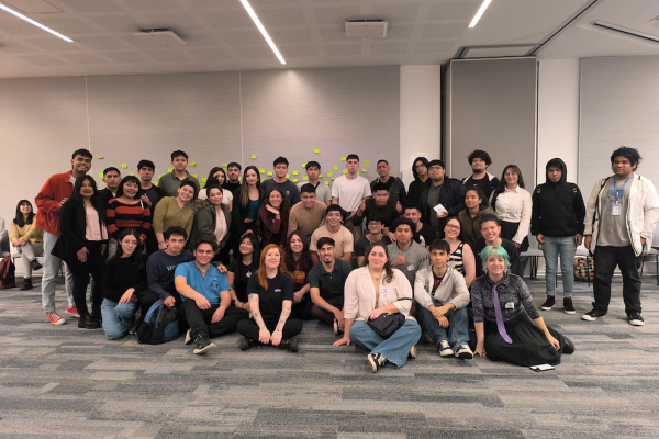 50 becas gratuitas para jóvenes: capacitación intensiva, alianzas con empresas y el reto de insertarse en la industria tecnológica