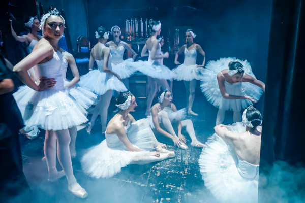 Detrás de “El lago de los cisnes”: lo que no se ve del ballet más icónico de la historia