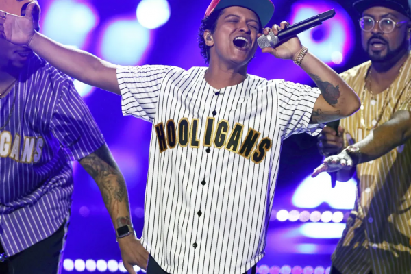 El nuevo álbum de Bruno Mars ‘The Romantic’ debuta como número uno en la lista Billboard