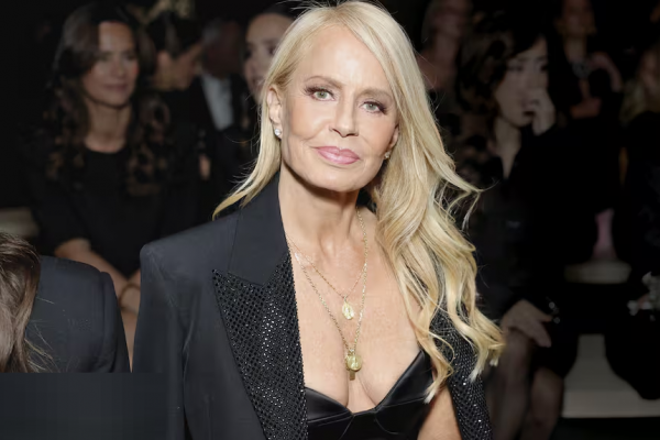 “Envejecer no es un castigo”. Cecilia Bolocco reapareció fabulosa en un evento en Los Ángeles junto a Demi Moore