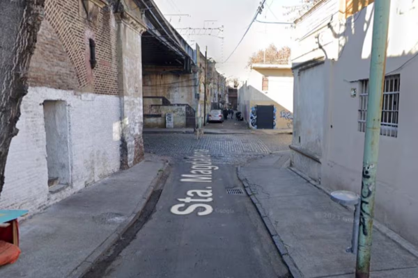 Joyita porteña: esta es la calle más angosta de Buenos Aires que pocos conocen y mide menos de 1,5 metros de ancho