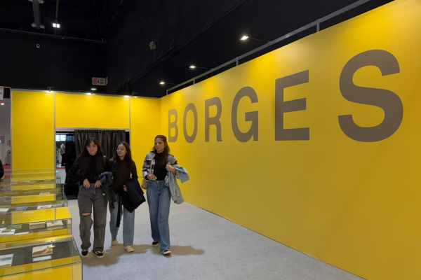 Todo lo que hay sobre Borges en la Feria del Libro: una muestra inmersiva, un laberinto, su costado mediático y muchas charlas