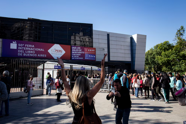 Feria del Libro: cuánto sale estacionar, comer y tomar algo