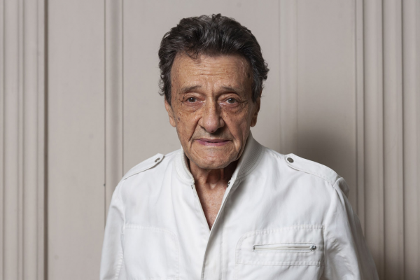 Moris graba dos tangos clásicos de Gardel y Lepera