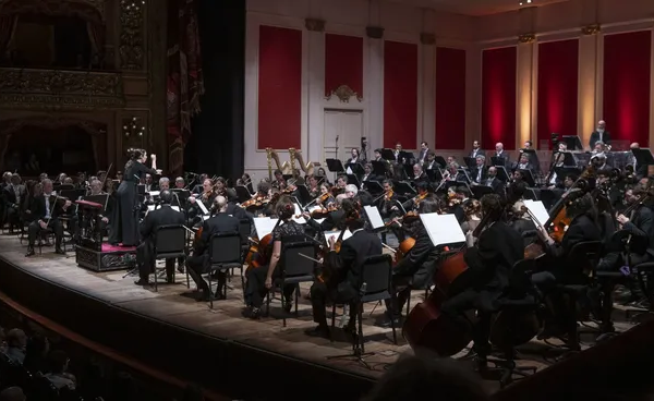 La Orquesta Filarmónica de Buenos Aires invita a celebrar sus 80 años en el Teatro Colón con ensayos abiertos