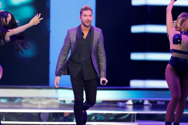 David Bisbal se animó a versionar un clásico eterno: “Tenía que traerlo de vuelta”