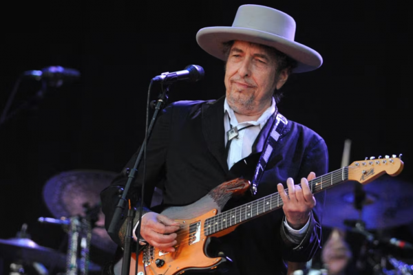 Bob Dylan empezó a subir contenido en Patreon y generó desconcierto por el posible uso de IA