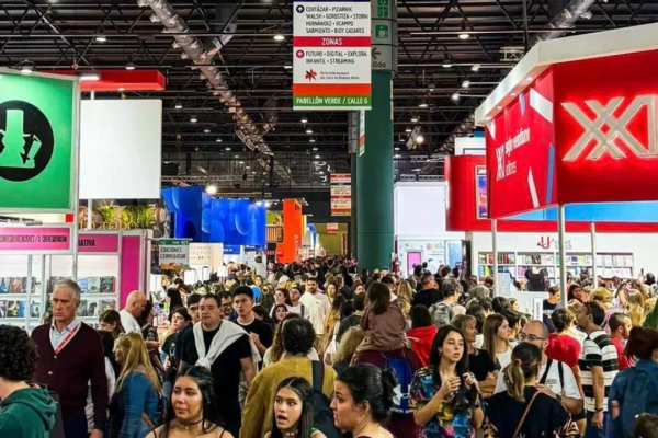 La Feria del Libro celebra 50 años con una edición atravesada por la memoria y el futuro