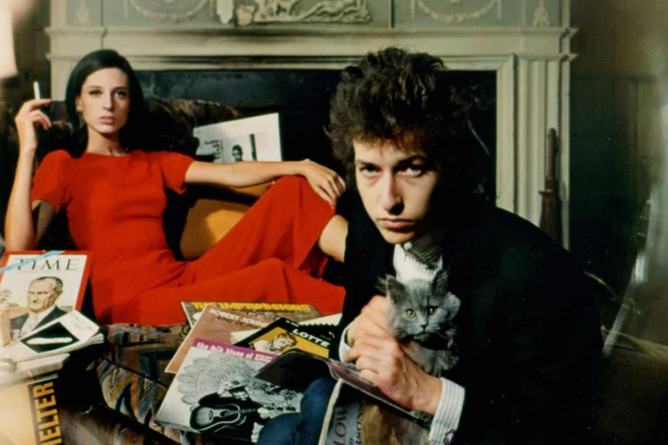 Hallan borrador inédito de Bob Dylan y lo subastan como pieza excepcional