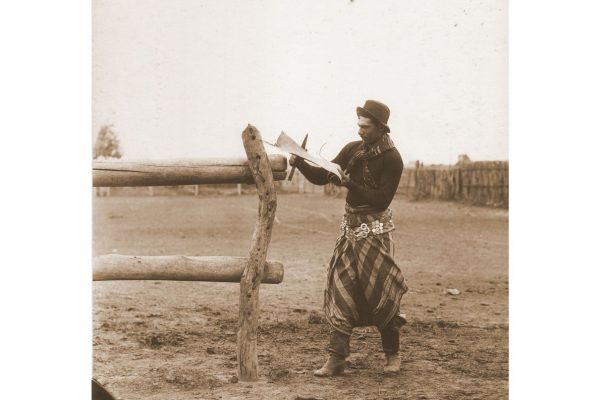 Un director y productor argentino busca recuperar un archivo fotográfico perdido de hace más de 150 años