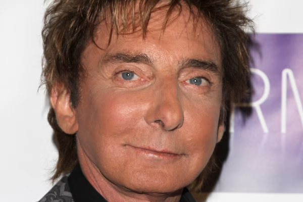 Barry Manilow, sobre su “tardía” salida del clóset: “A nadie le importó un comino”