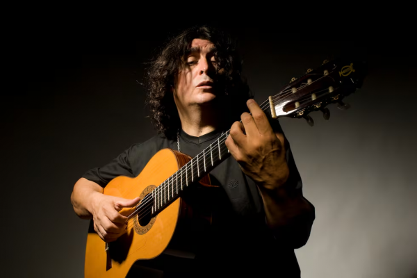 Luis Salinas: “Los músicos estamos en el mundo para sentir y hacer sentir”