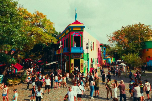Un Festival dedicado a la Fugazzeta, el Faina y el Vermút llega a Buenos Aires con entrada Gratis: Así es el Fugazzeta Fest en La Boca