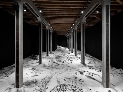 Deslumbra la obra de sal del Pabellón Argentino en la Bienal de Venecia