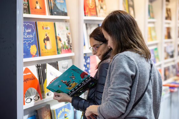 Último fin de semana de la Feria del Libro: 5 recomendaciones para elegir buena literatura infantil