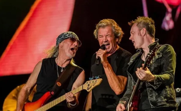 Deep Purple anunció el lanzamiento de «Splat!» su nuevo álbum de estudio