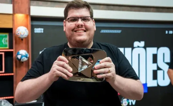 Investigan a CazéTV por anuncios de apuestas: el canal de YouTube es sensación en Brasil por su transmisión del Mundial