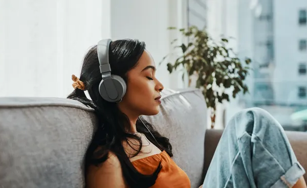 Harvard evaluó los beneficios de escuchar música para la salud: los resultados
