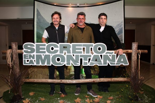 Benjamín Vicuña y Esteban Lamothe la rompen en Secreto en la montaña
