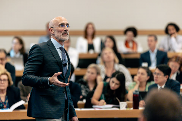 Arthur Brooks, catedrático de Harvard: “Ser feliz es una lucha cotidiana y requiere disciplina”